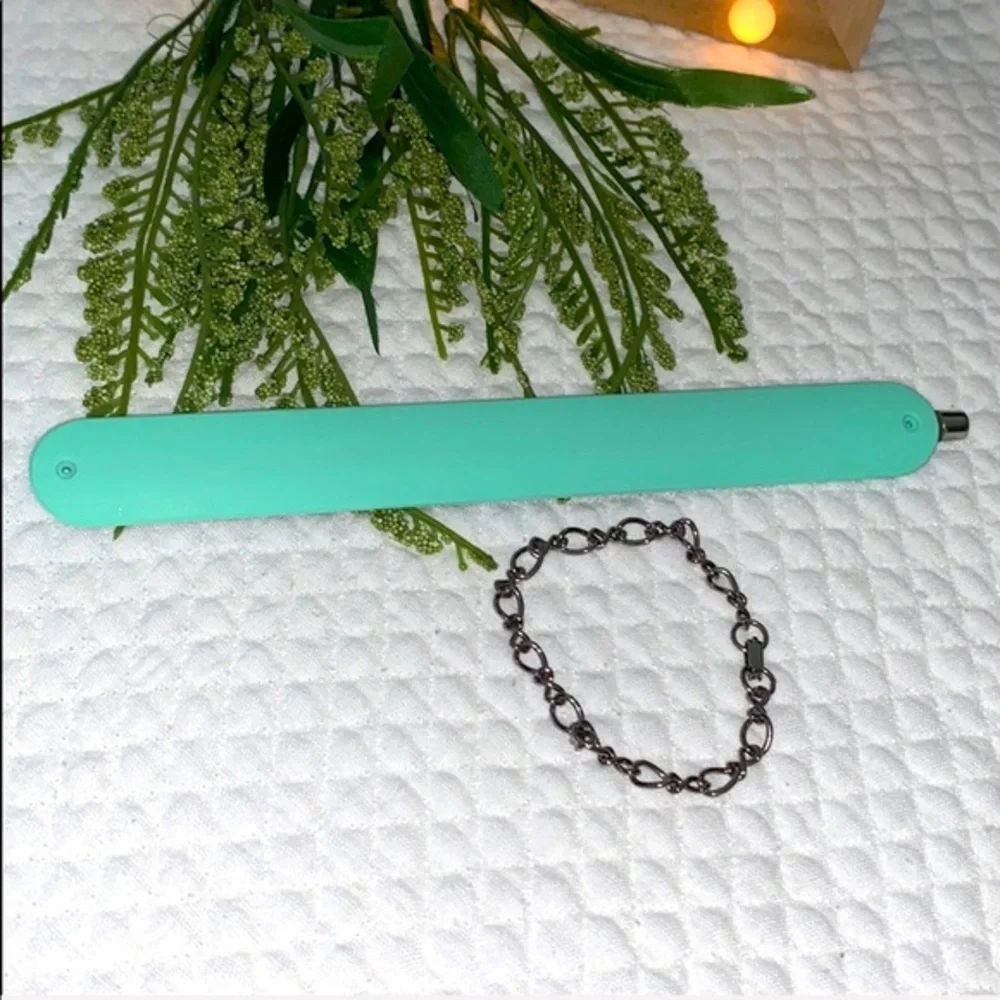 Claire’s Slap Bracelet with computer pointer 💕